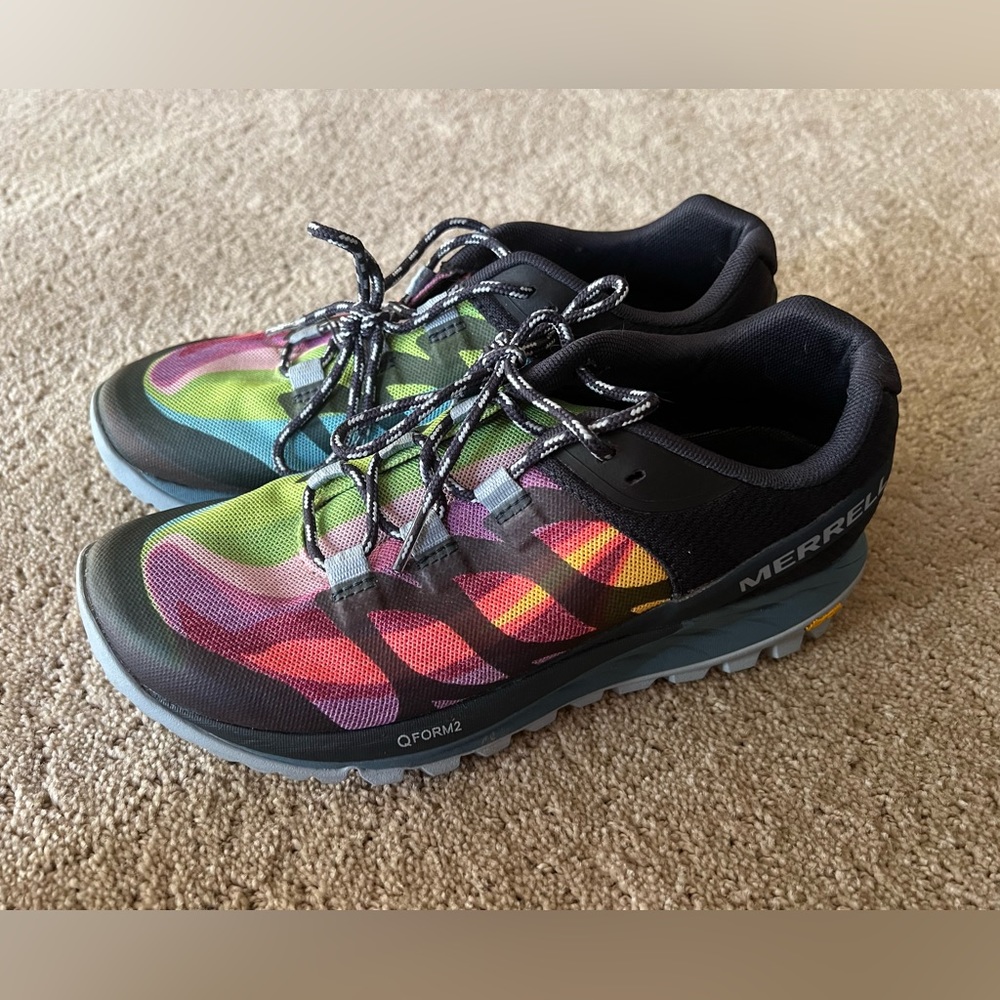 Merrell Womens Antora size 7 Like New!